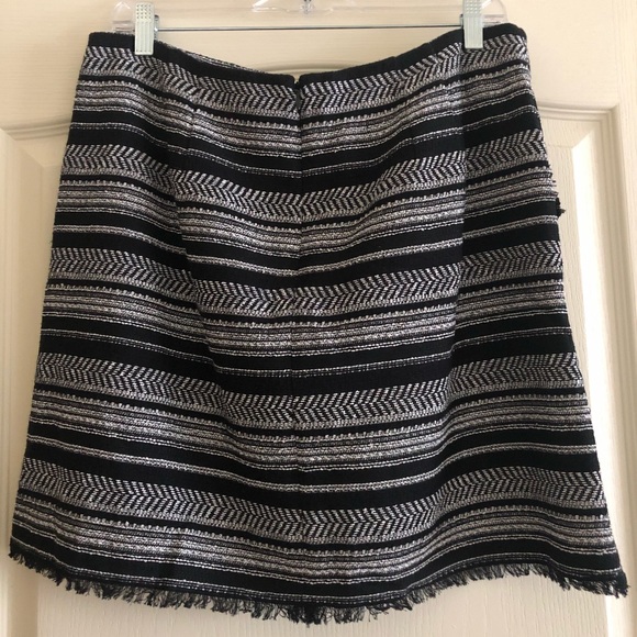 🎉HOST PICK🎉LOFT Textured Stripe Skirt w/ Pockets - Picture 6 of 6